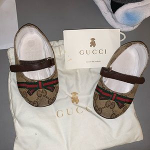 Gucci infant shoes